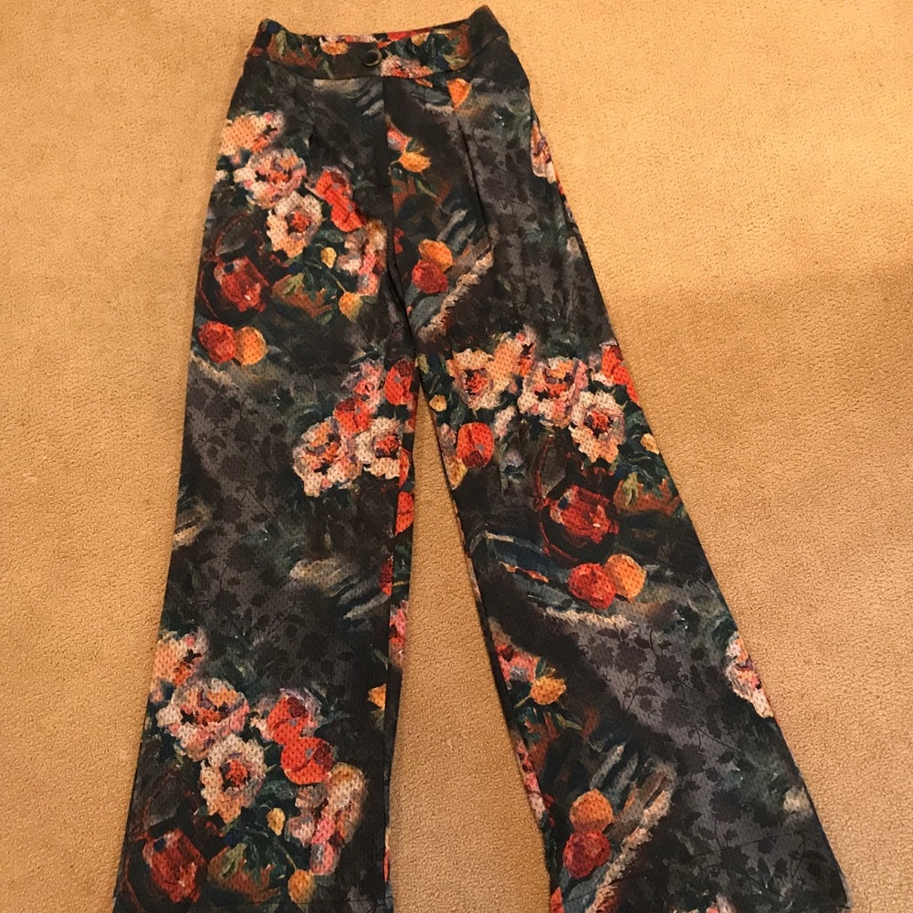 Fun floral wide leg trousers!